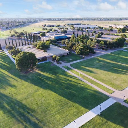 Holiday Inn Express & Suites Midland South I-20 By Ihg Esterno foto