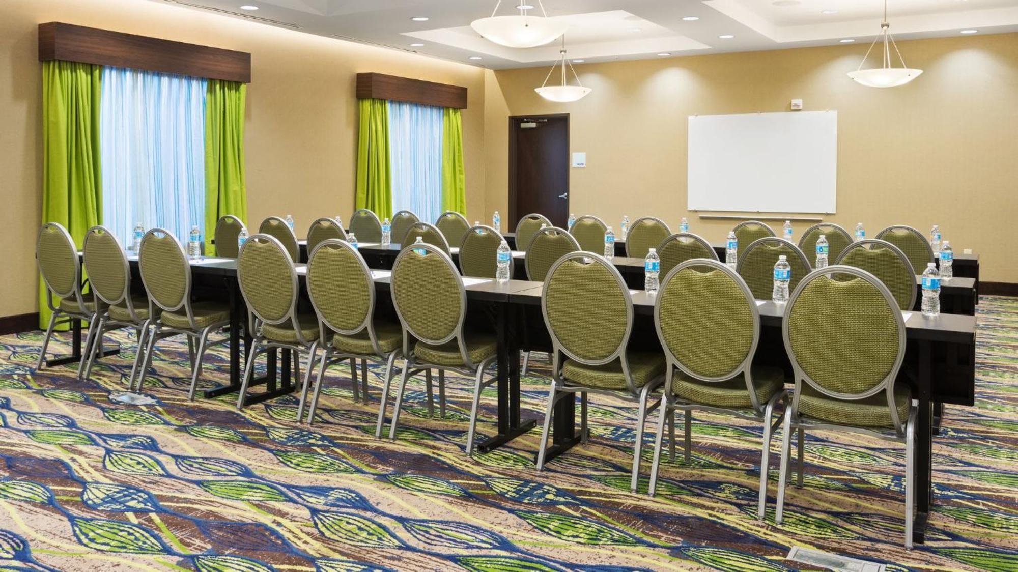 Holiday Inn Express & Suites Midland South I-20 By Ihg Esterno foto