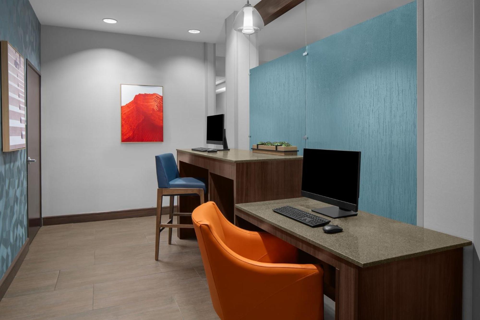 Holiday Inn Express & Suites Midland South I-20 By Ihg Esterno foto